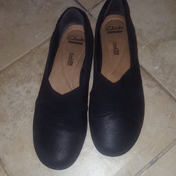 Clarks Shoes - LIKE NEW! Leather flats by Clarks